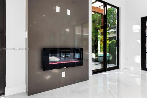 Купить виллу или дом в Корал-Гейблс, Флорида 5 спален, 319.58м2, № 1945395 - фото 9