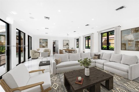 Купить виллу или дом в Корал-Гейблс, Флорида 5 спален, 319.58м2, № 1945395 - фото 7