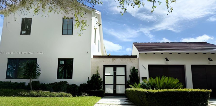 Дом в Корал-Гейблс, Флорида 5 спален, 319.58м2 № 1945395