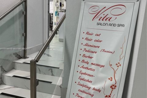 Condo in Hallandale Beach, Florida, 2 bedrooms № 1986995 - photo 21