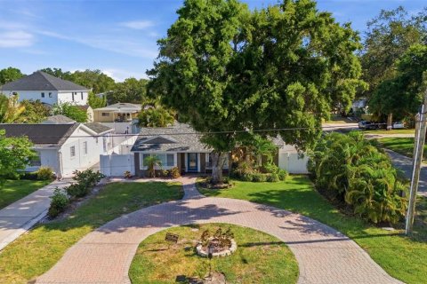 Villa ou maison à louer à Tampa, Floride: 3 chambres, 151.24 m2 № 2148724 - photo 29