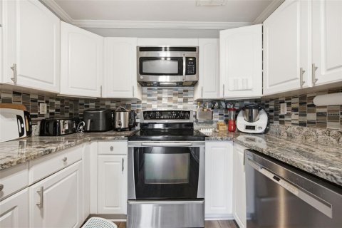 Villa ou maison à louer à Tampa, Floride: 3 chambres, 151.24 m2 № 2148724 - photo 8