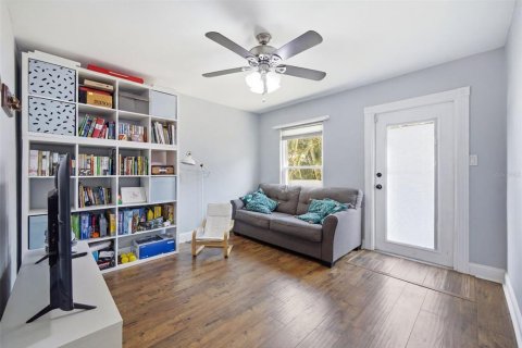 Villa ou maison à louer à Tampa, Floride: 3 chambres, 151.24 m2 № 2148724 - photo 5