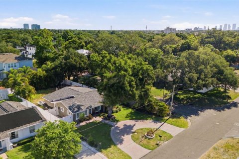 Villa ou maison à louer à Tampa, Floride: 3 chambres, 151.24 m2 № 2148724 - photo 30
