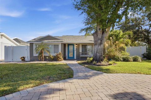 Villa ou maison à Tampa, Floride 3 chambres, 151.24 m2 № 2148724
