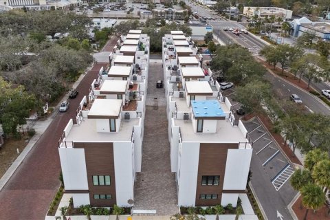 Touwnhouse à louer à Largo, Floride: 3 chambres, 224.82 m2 № 2234530 - photo 5