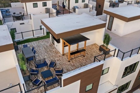 Touwnhouse à louer à Largo, Floride: 3 chambres, 224.82 m2 № 2234530 - photo 3