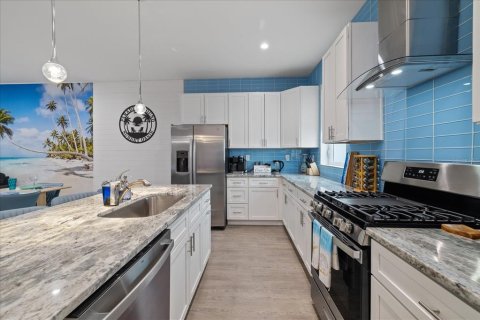 Touwnhouse à louer à Largo, Floride: 3 chambres, 224.82 m2 № 2234530 - photo 13