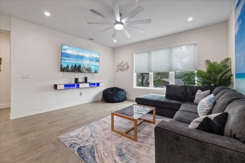 Touwnhouse à louer à Largo, Floride: 3 chambres, 224.82 m2 № 2234530 - photo 17