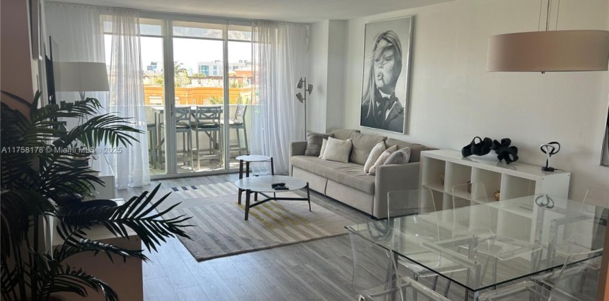 Condominio en Miami Beach, Florida, 1 dormitorio  № 1742094