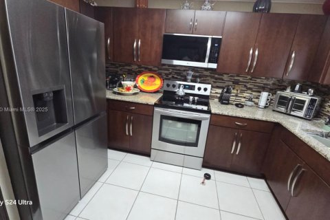 Купить виллу или дом в Майами, Флорида 4 спальни, 204.94м2, № 1977689 - фото 7