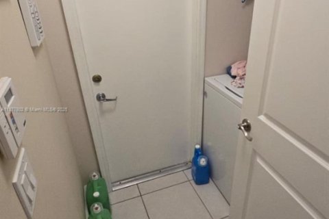 Купить виллу или дом в Майами, Флорида 4 спальни, 204.94м2, № 1977689 - фото 28