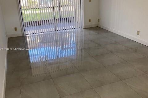 Снять в аренду кондоминиум в Норт-Лодердейл, Флорида 2 спальни, 93.83м2, № 2009836 - фото 7