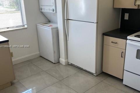 Снять в аренду кондоминиум в Норт-Лодердейл, Флорида 2 спальни, 93.83м2, № 2009836 - фото 3