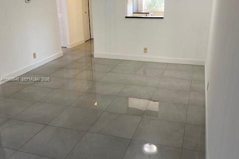 Снять в аренду кондоминиум в Норт-Лодердейл, Флорида 2 спальни, 93.83м2, № 2009836 - фото 5