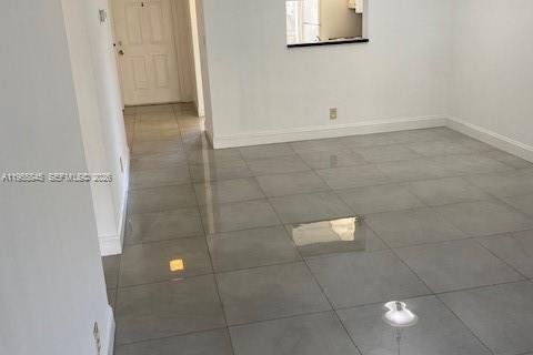 Снять в аренду кондоминиум в Норт-Лодердейл, Флорида 2 спальни, 93.83м2, № 2009836 - фото 4