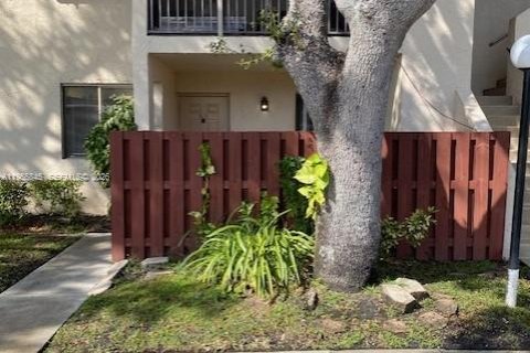 Кондоминиум с 2 спальнями в Норт-Лодердейл, Флорида № 2009836