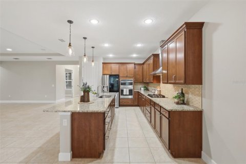 House in DeLand, Florida 4 bedrooms, 331.48 sq.m. № 2196062 - photo 13