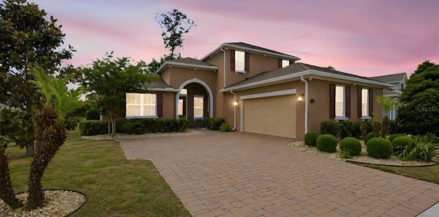 House in DeLand, Florida 4 bedrooms, 331.48 sq.m. № 2196062