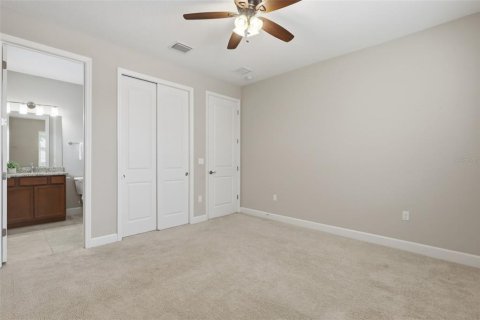 House in DeLand, Florida 4 bedrooms, 331.48 sq.m. № 2196062 - photo 27