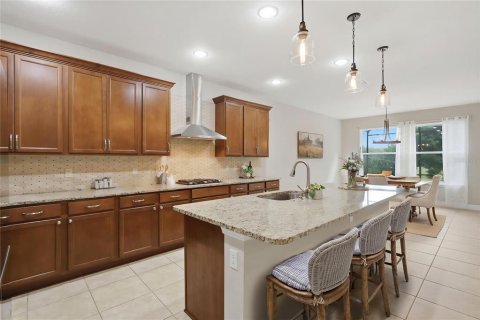 House in DeLand, Florida 4 bedrooms, 331.48 sq.m. № 2196062 - photo 12