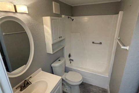 Снять в аренду квартиру в Плант-Сити, Флорида 4 комнаты, 78.97м2, № 2150553 - фото 10