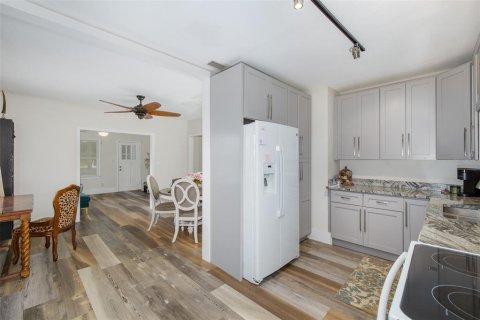 Villa ou maison à vendre à Brooksville, Floride: 2 chambres, 114.83 m2 № 2411558 - photo 17