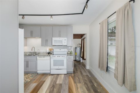 Villa ou maison à vendre à Brooksville, Floride: 2 chambres, 114.83 m2 № 2411558 - photo 15