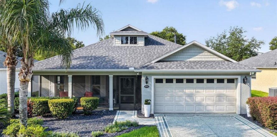 House in Leesburg, Florida 2 bedrooms, 169.45 sq.m. № 2259025