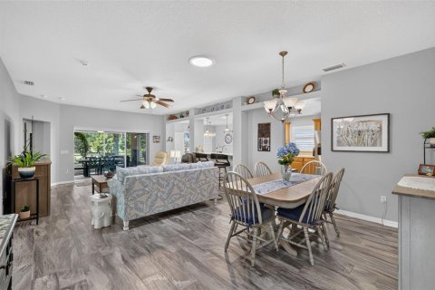 House in Leesburg, Florida 2 bedrooms, 169.45 sq.m. № 2259025 - photo 7