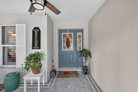 House in Leesburg, Florida 2 bedrooms, 169.45 sq.m. № 2259025 - photo 5