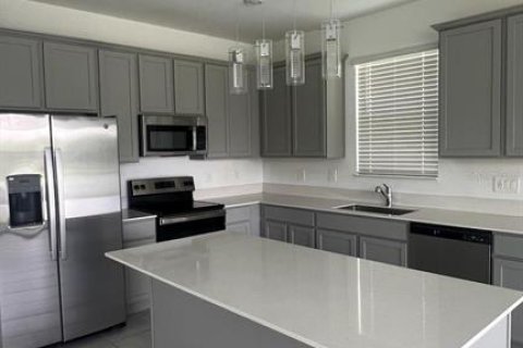 House in Kissimmee, Florida 4 bedrooms, 172.15 sq.m. № 1909150 - photo 11