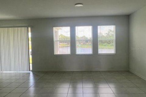 House in Kissimmee, Florida 4 bedrooms, 172.15 sq.m. № 1909150 - photo 13