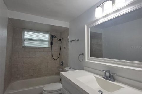 Villa ou maison à louer à Holiday, Floride: 3 chambres, 127.93 m2 № 2399471 - photo 12