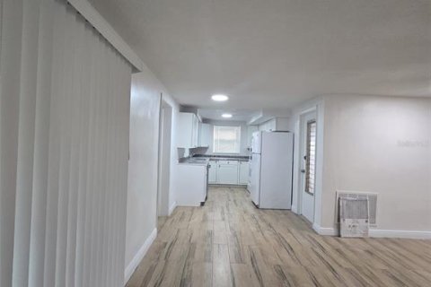Villa ou maison à louer à Holiday, Floride: 3 chambres, 127.93 m2 № 2399471 - photo 7