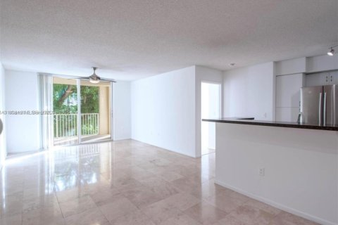 Condo in Aventura, Florida, 2 bedrooms № 1823786 - photo 10