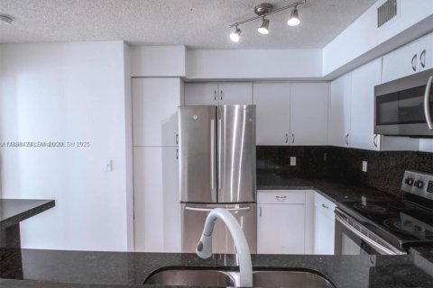 Condo in Aventura, Florida, 2 bedrooms № 1823786 - photo 9