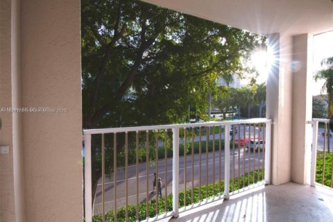 Condo in Aventura, Florida, 2 bedrooms № 1823786 - photo 4