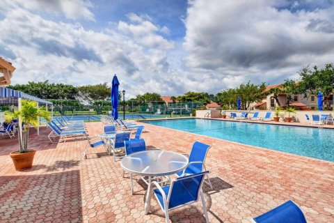 House in Delray Beach, Florida 2 bedrooms, 134.43 sq.m. № 1005187 - photo 1