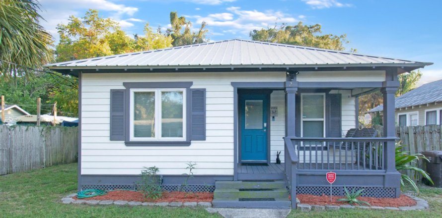 House in Saint Augustine, Florida 2 bedrooms, 107.02 sq.m. № 769600