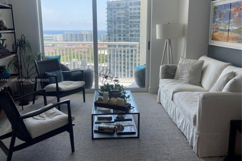 Снять в аренду кондоминиум в Халландейл-Бич, Флорида 2 спальни, 100.43м2, № 1959652 - фото 2