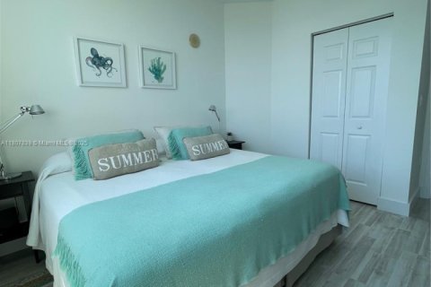 Снять в аренду кондоминиум в Халландейл-Бич, Флорида 2 спальни, 100.43м2, № 1959652 - фото 9