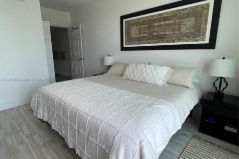 Снять в аренду кондоминиум в Халландейл-Бич, Флорида 2 спальни, 100.43м2, № 1959652 - фото 11