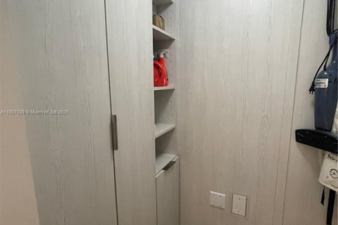 Снять в аренду кондоминиум в Халландейл-Бич, Флорида 2 спальни, 100.43м2, № 1959652 - фото 21