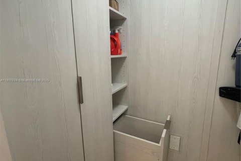 Снять в аренду кондоминиум в Халландейл-Бич, Флорида 2 спальни, 100.43м2, № 1959652 - фото 22