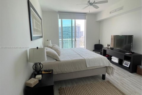 Снять в аренду кондоминиум в Халландейл-Бич, Флорида 2 спальни, 100.43м2, № 1959652 - фото 12