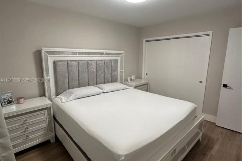 Villa ou maison à louer à Miramar, Floride: 4 chambres, 196.58 m2 № 1999588 - photo 11