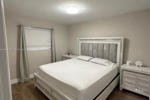 Villa ou maison à louer à Miramar, Floride: 4 chambres, 196.58 m2 № 1999588 - photo 12