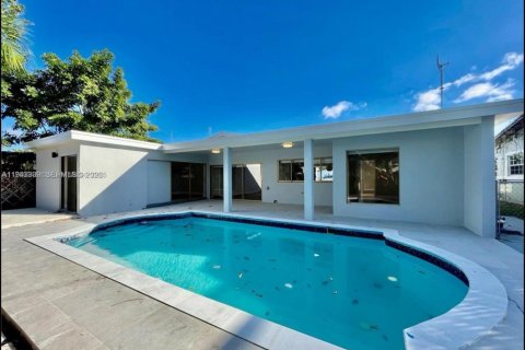 Villa ou maison à louer à Miramar, Floride: 4 chambres, 196.58 m2 № 1999588 - photo 26