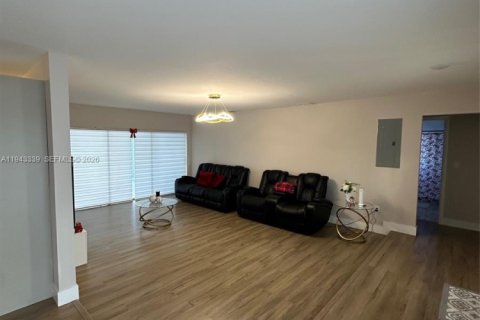 Villa ou maison à louer à Miramar, Floride: 4 chambres, 196.58 m2 № 1999588 - photo 6